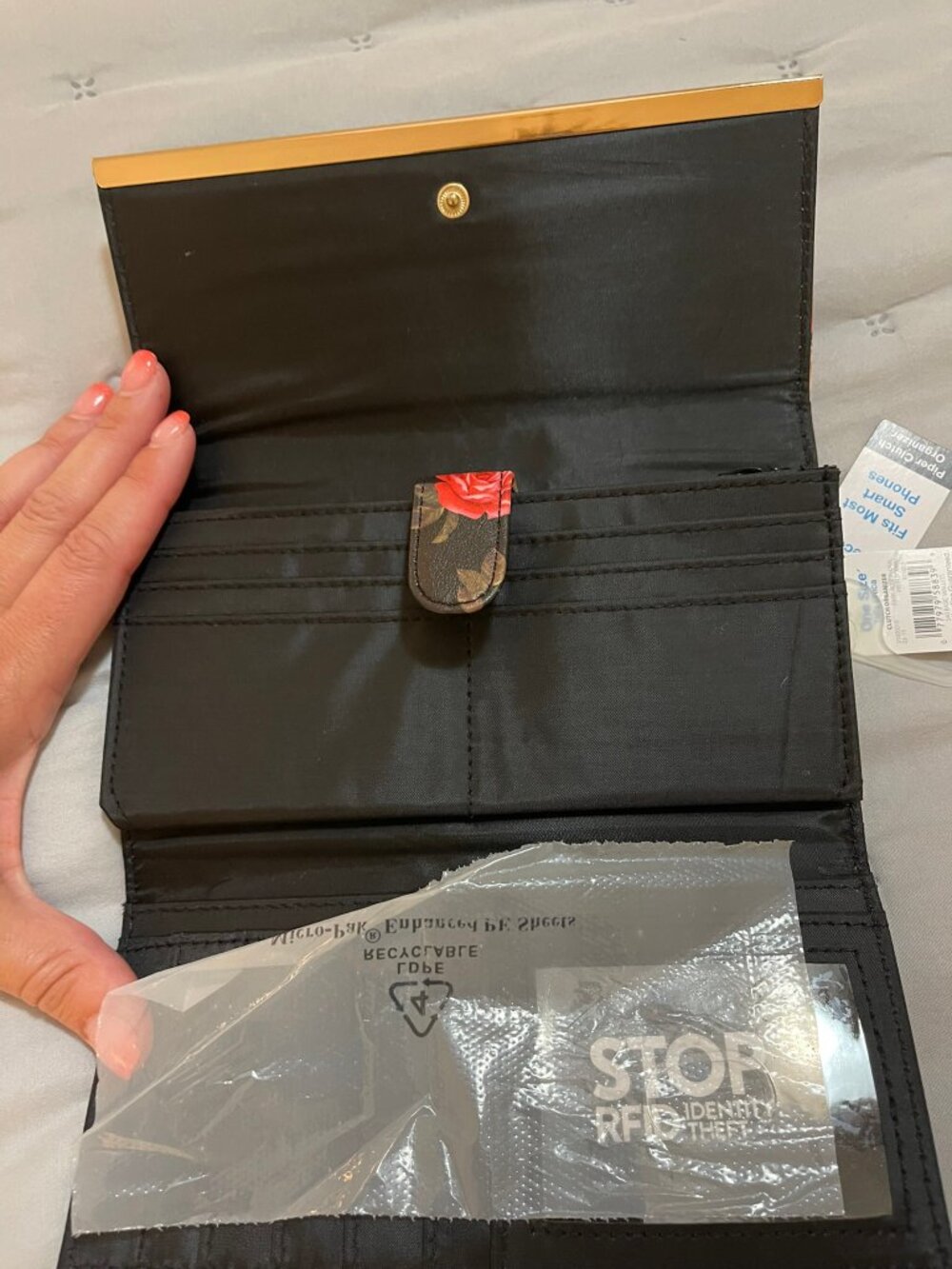 NWT Time & Tru Piper Clutch Wallet | Black Rose Floral | RFID Protection - Picture 2 of 7